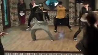 [Supreme Lihe] Who says the little group can't dance together? Lucky boy practice room version