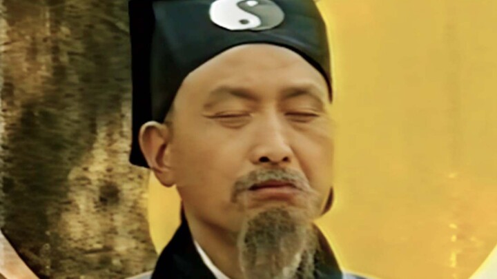 The fortune-teller closes his eyes to read one’s fate, decreeing life and death better than King Yam