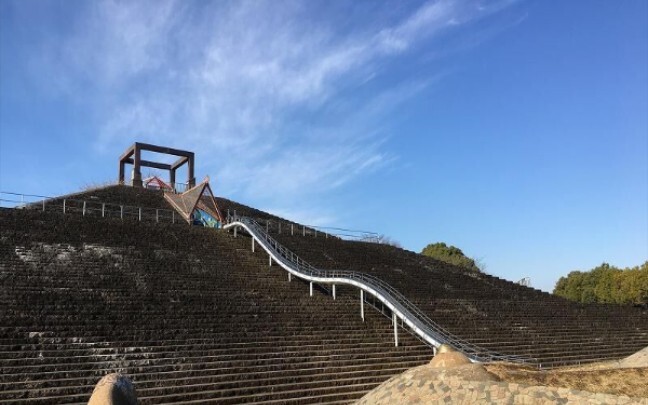 เปรียบเทียบสถานที่ถ่ายทำอุลตร้าแมนทิกาในอดีตและปัจจุบัน