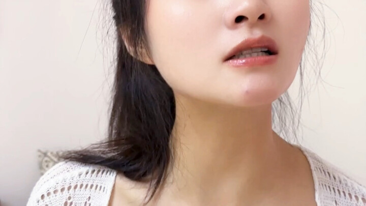 Went to the hospital for a checkup and ran into my girlfriend by chance.