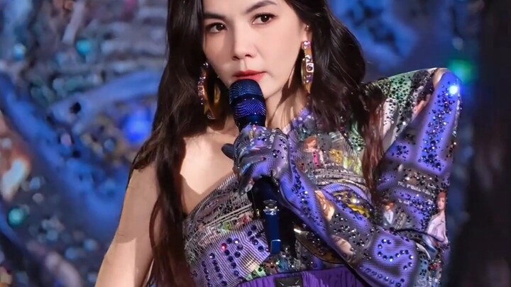 حفلة إيلا تشن جياهوا: انتقدت مصممة الأزياء على المسرح: “هل أنتِ بتلعبين معي؟” ما هي حيلة إيلا تشن جي