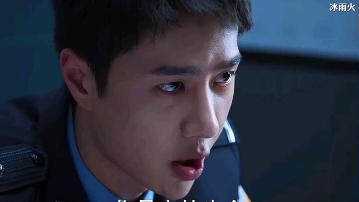 ตำรวจช่วยแม่ของผู้ต้องสงสัยออกมา แต่กลับเปิดเผยความลับอันน่าตกใจ…