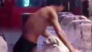 Dia adalah seorang gelandangan, anjingnya bukan anjing liar