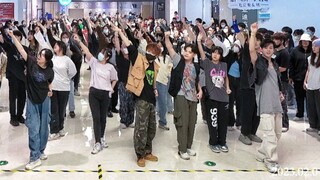 [SEVENTEEN] Thật thú vị khi được vỗ tay! Người hâm mộ nhảy múa với thanh kiếm của bậc thầy! ! Điệu n