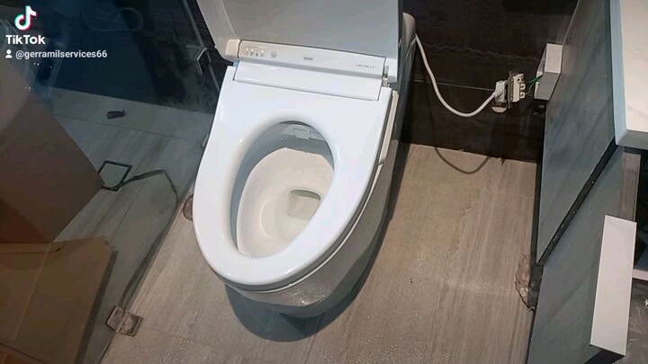 TOTO NEOREST DH..   SABOK ANG E BAAAKKK .. POWER FLUSH...