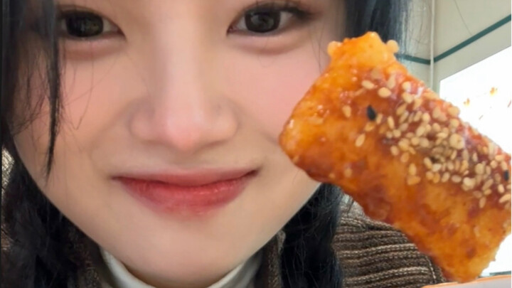 No one leaves Jingdezhen with an empty stomach and empty hands!