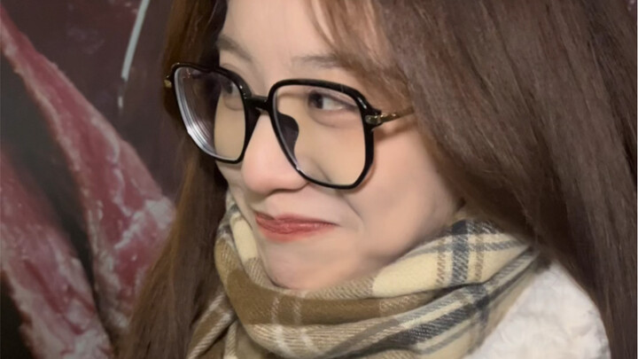 لا... أنا لست سهل الإرضاء إلى هذا الحد أيضاً