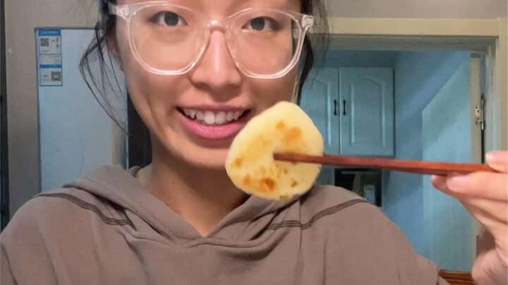 On every day without an update, I’m hard at work making fluffy scalded-dough sugar pancakes ʕ •ᴥ•ʔ