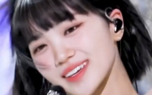 LE SSERAFIM và IVE hợp tác lần đầu tiên [IZ*ONE] Vĩnh viễn không phai – Đến bao giờ tôi mới phát điê