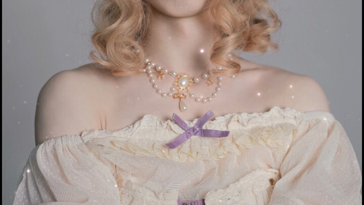 Hình như là sinh viên nam?… Không chắc lắm, xem lại đã.