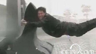 Mỗi khi có bão đổ bộ, luôn có một vài người tài năng như thế này