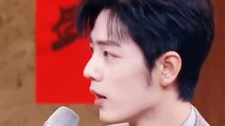 超好笑！！！蔡少芬：“哪哪都是肖战的海报，是我儿子啊”！！！好好玩，还有点小骄傲！！！