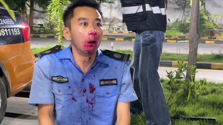 Huấn luyện viên sẽ chơi với bạn lần cuối.