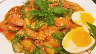 Spicy Rice Cake from Cooked Rice - Tteokbokki - Korean Food - Bánh gạo cay Hàn Quốc ăn là ghiền