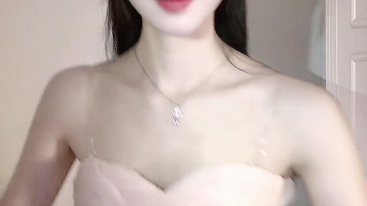 My arrival (´-ω-`)—whose gift am I this time?