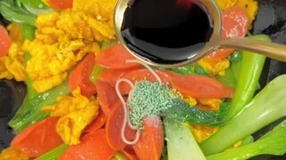 أنا جائع، دعنا نصنع بعض المعكرونة المقلية.