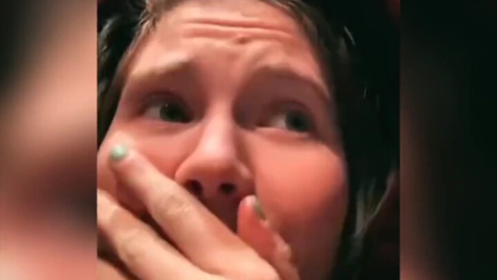 هذا الببغاء غنى "أغنية" وحيدًا لمدة 40 عامًا، وأخيرًا جاء من يرد عليه.