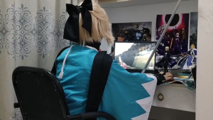 Okita Souji playing games