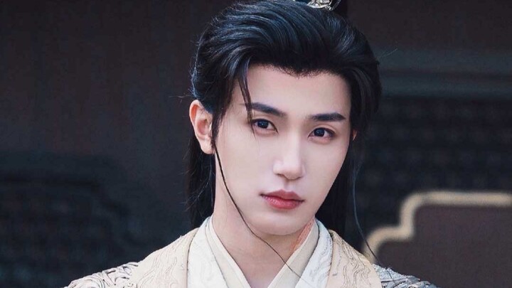 Being a total “love-struck fool” is terrifying—she saved him just because he’s handsome and even end