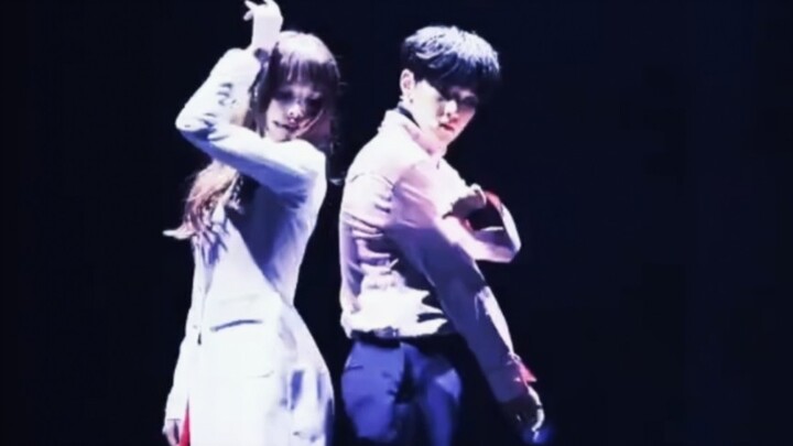 จริงๆ แล้ว ถ้าท่าเต้นของดูเอทไอดอลชายหญิงมันสมเหตุสมผล มันก็จะออกมาสวยงามได้เลยนะ...