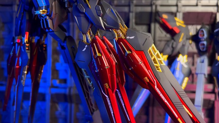 Cukup buat dua Striker MGEX, bebas mengubah warna, warna metalik + efek bayangan, dicat semprot sepe