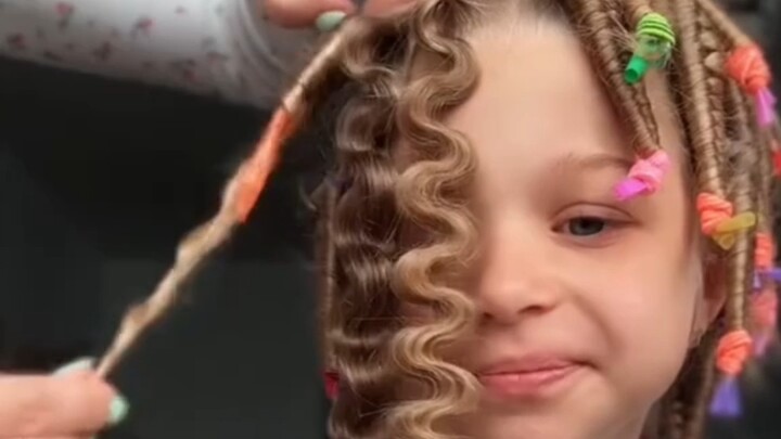 حصلت على تسريحة شعر جديدة……