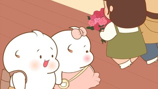她说不喜欢鲜花，却藏不住眼里的光。其实，她值得世间所有美好。