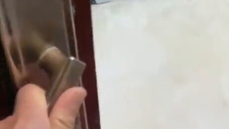 โรงเรียนกำลังจะเปิดเทอมแล้ว และฉันไม่รู้ว่าจะใส่ชุดไหนดี