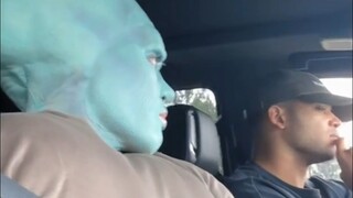 Haima International Media | Overseas blogger dresses up as Squidward to prank her boyfriend!