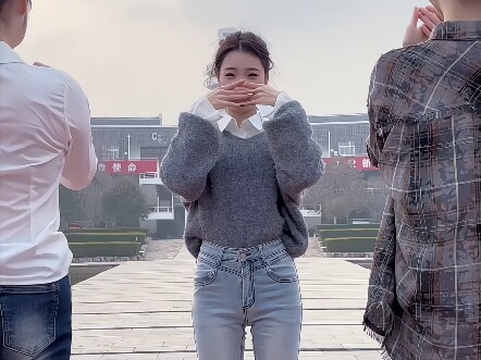 Students of Handan Academy breathe new life into the “Handan Learning to Walk” story with youthful e