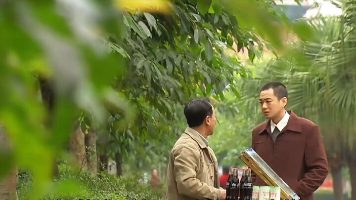 小伙坐牢八年刚出狱，听到两毛的汽水涨到五毛立马吓得去喝自来水