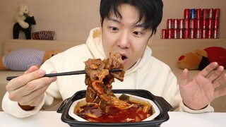 Saya belum pernah makan daging sapi sebanyak ini di panci panas otomatis. Potongan daging sapi pedas