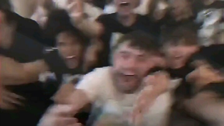 lo wibu kita temen😂😂