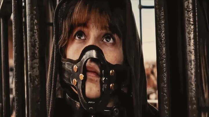 ملخص فيلم (Furiosa: A Mad Max Saga) بنت كبرت وسط العصابات وقررت تأخد تارها بإيديها وتنتقم لموت أمها