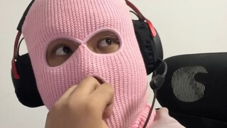 Khi người chơi S+ ở ký túc xá dạy tôi cách chơi trò chơi tàn cuộc
