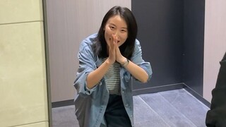 "Tidak Bisa Menangis atau Tertawa"