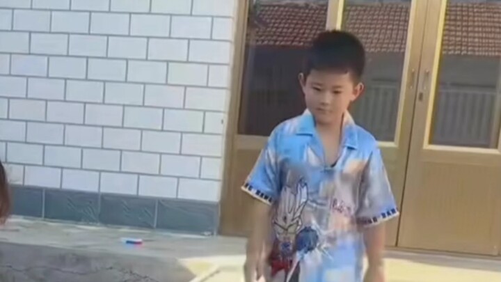 Đưa điện thoại cho tôi 8