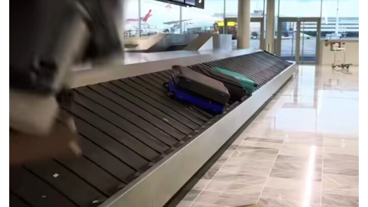 Konveyor rol, sekarang jadi tahu bagaimana koper bisa rusak.