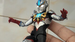 玩得最舒服的欧布，新素体就是好   万代 shf 欧布奥特曼三重形态