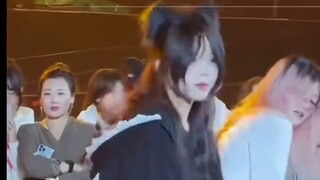 【TikTok】ชมการแสดงริมถนนของสาวจีนทางอินเทอร์เน็ต | ความคิดเห็นจากต่างประเทศเกี่ยวกับ TikTok เวอร์ชันน