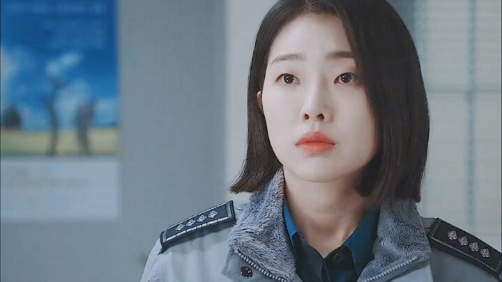 สามปีหลังจากเลิกรากับแฟนเก่า เมื่อได้พบกันอีกครั้ง เขากลับกลายเป็นลูกน้องของตัวเอง! ความรักที่กลับมา