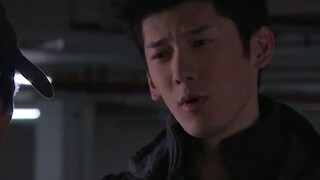This armored warrior is so handsome (3)