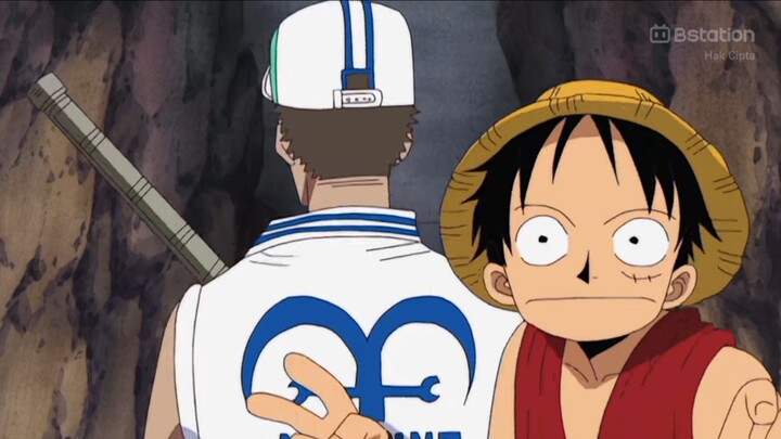 momen terkocak luffy, menakut-nakuti prajurit marine