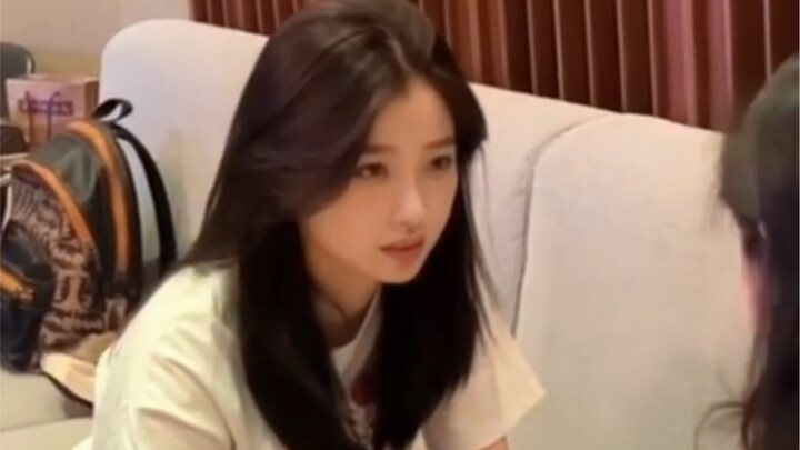清冷要强的的大美女