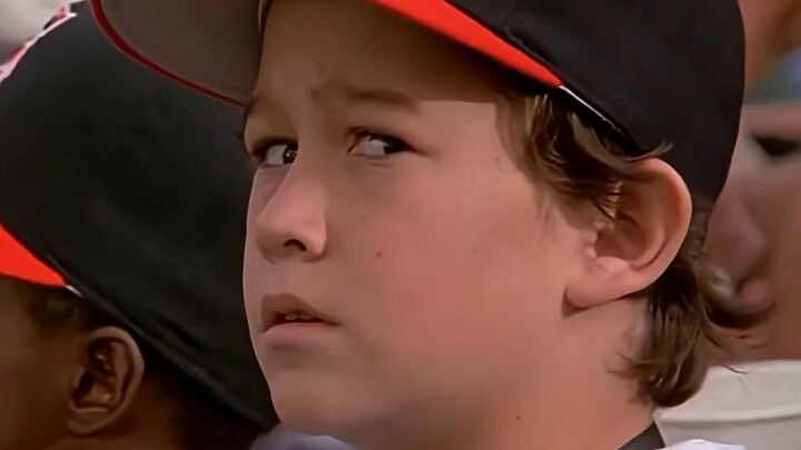 الصبي الصغير لديه القدرة على رؤية الملائكة، لذلك قام هو...