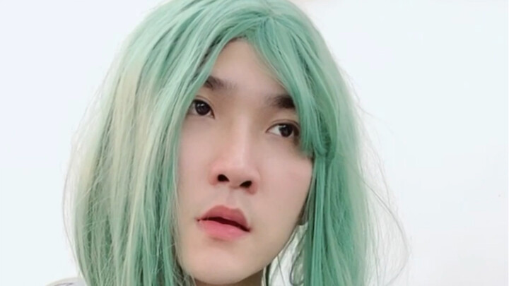 When my girlfriend wants to peek at my phone but won’t just come out and say it...