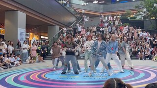 أغنية TREASURE الجديدة "BONABONA" تُرَدّى لأول مرة على جميع المنصات｜الخمسة أعضاء يظهرون متناغمين مثل