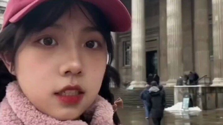 Gadis Tiongkok di Inggris secara tak sengaja memotret artefak dari berbagai zaman di British Museum—