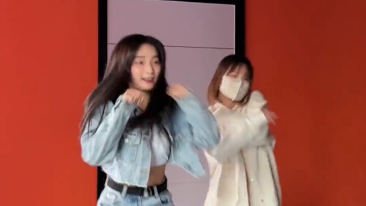 Pertunjukan pembukaan Wang Yibo sangat menarik! Panas dan gratis!