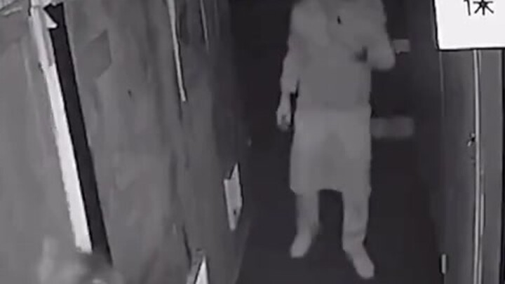 鬼:她给我一巴掌我会不会直接没了呀